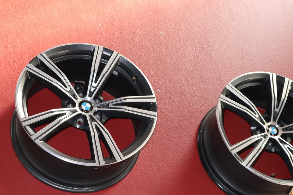 BMW RIMS/WHEELS 8.5J REAR 8J FRONT 19INCH - Private Seller BMW RIMS/WHEELS 8.5J REAR 8J FRONT 19INCH - Private Seller