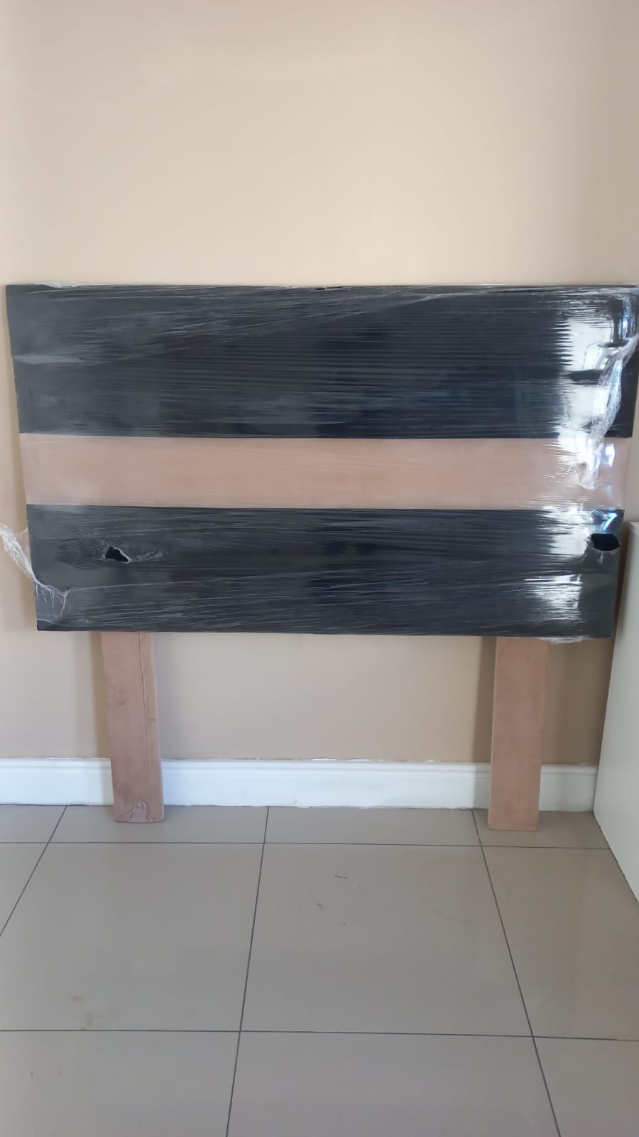Brand new Headboard for Sale (Queen size)