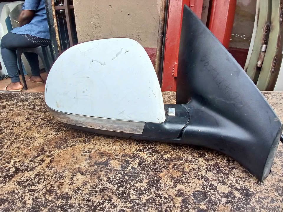 CHERY A3 2016 SIDE MIRROR RIGHT SIDE - Private Seller CHERY A3 2016 SIDE MIRROR RIGHT SIDE - Private Seller