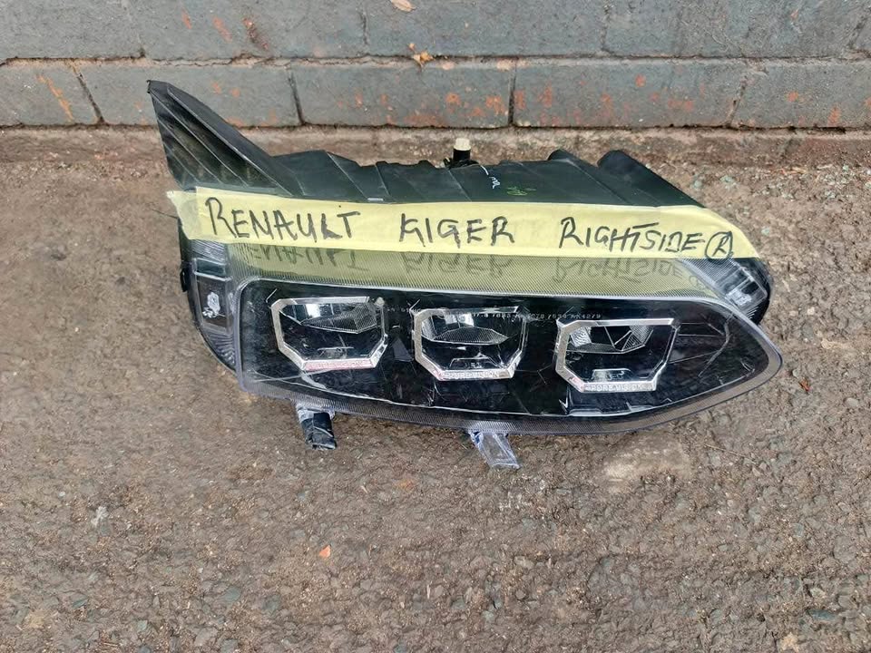 Renault Kiger headlight - Private Seller Renault Kiger headlight - Private Seller