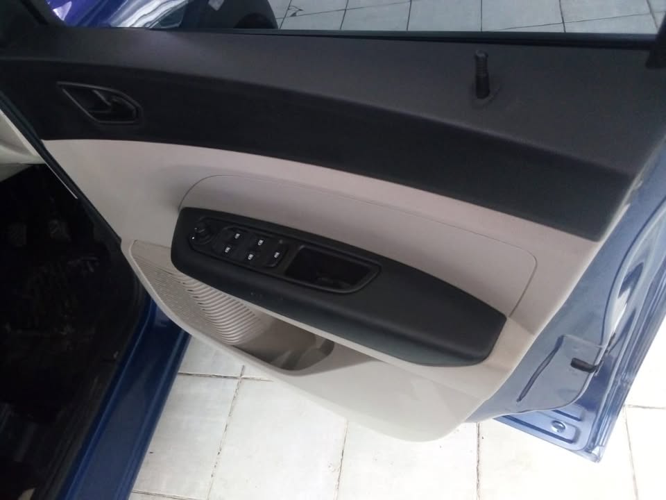 2021 RENAULT TRIBER 1.0 T 7 SEATER MANUAL  BLUE COLOR SERVICE BOOK