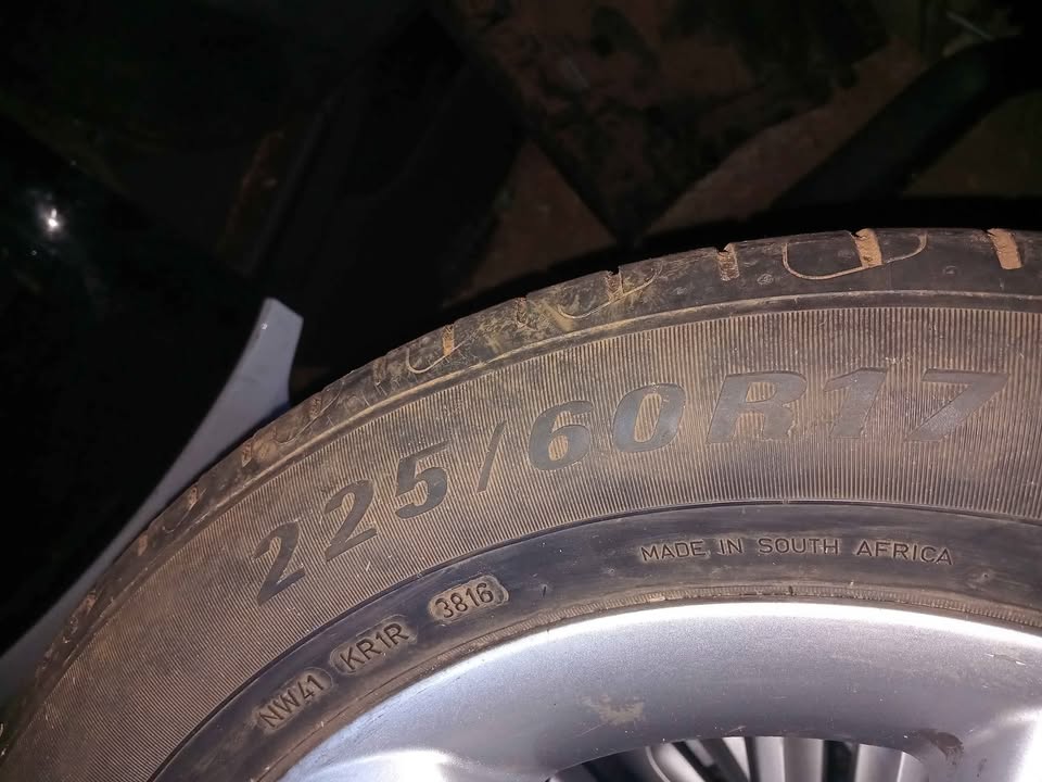 Hyundai ix35 complete rim and tires - Private Seller