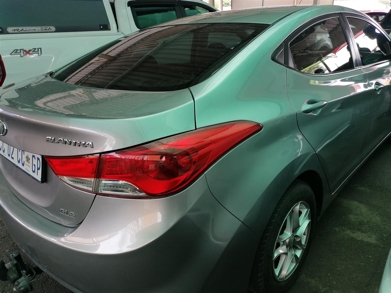 2012 Hyundai elantra 1.6 GLS silver color with 78000km 