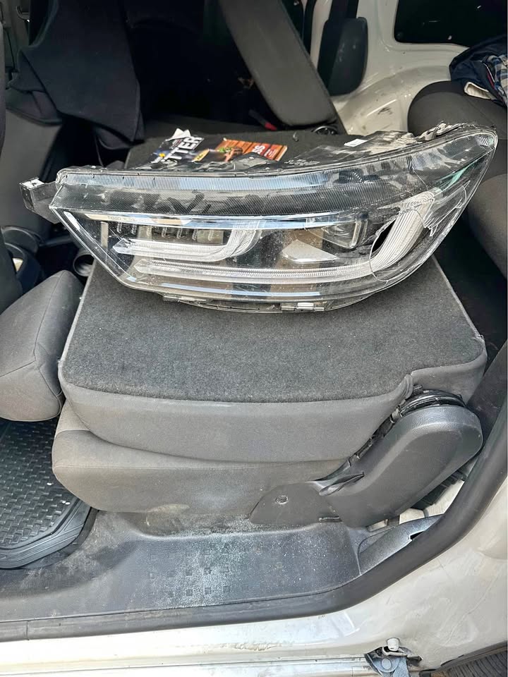Chery Tiggo 8 Pro or Tiggo 8 Pro Max. left side headlight - Private Seller Chery Tiggo 8 Pro or Tiggo 8 Pro Max. left side headlight - Private Seller