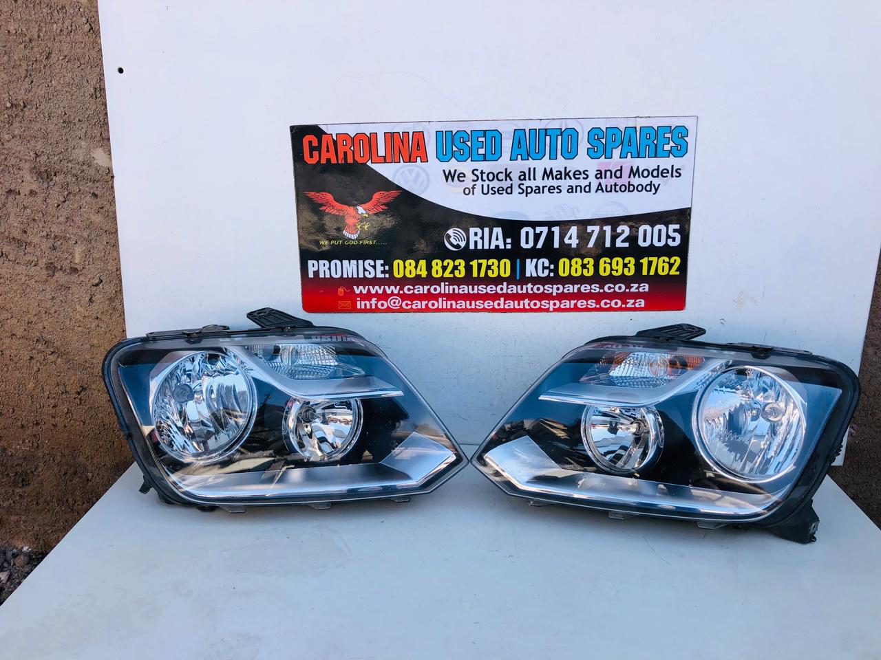 VW Amarok left and right side standard headlight (2010) - Private Seller VW Amarok left and right side standard headlight (2010) - Private Seller
