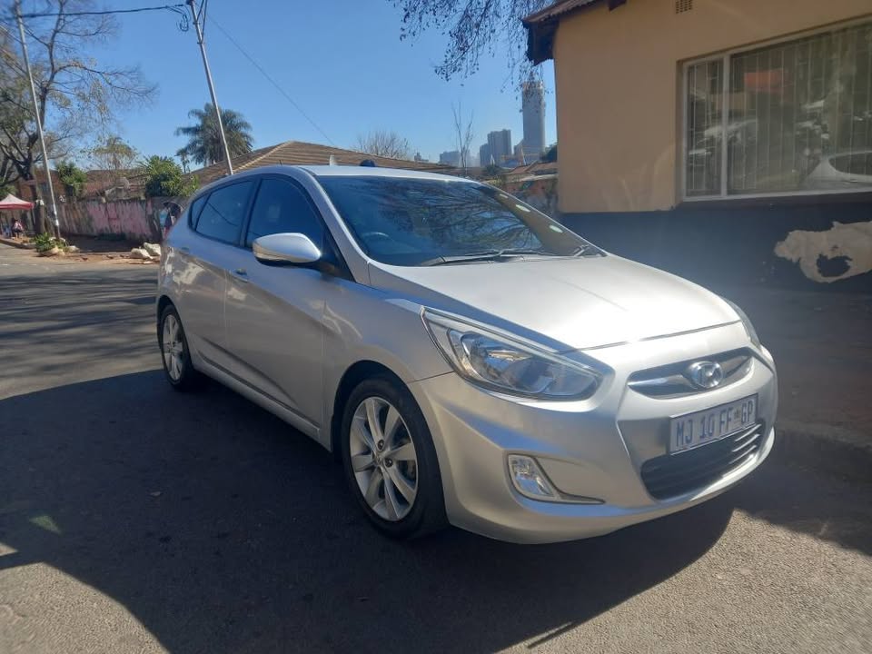 2015 Hyundai Accent Hatchback 1.6 Petrol,  Automatic, Silver, Spare key