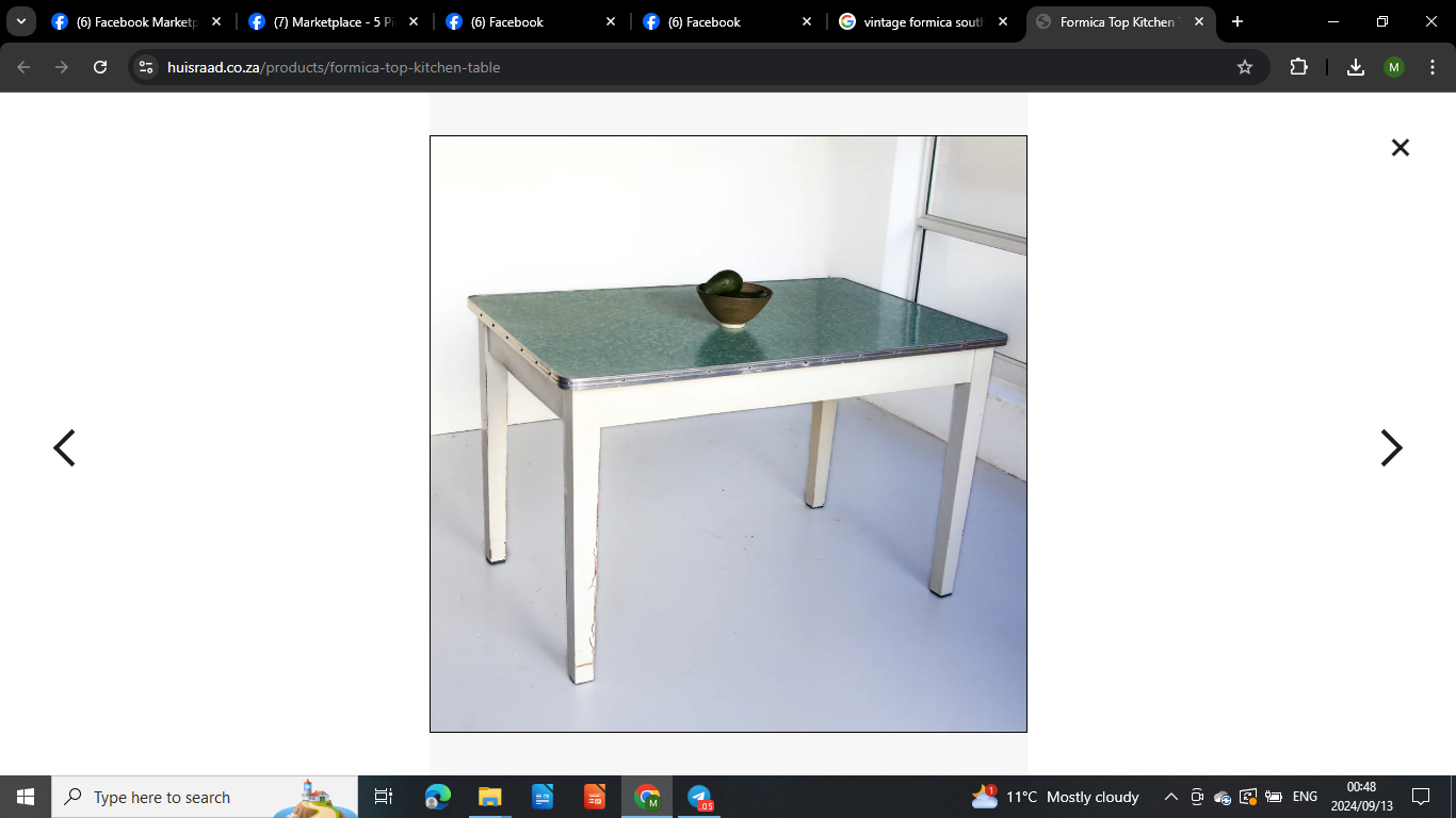 Looking for "vintage formica" kitchen table / countertop. contact me for offer.
