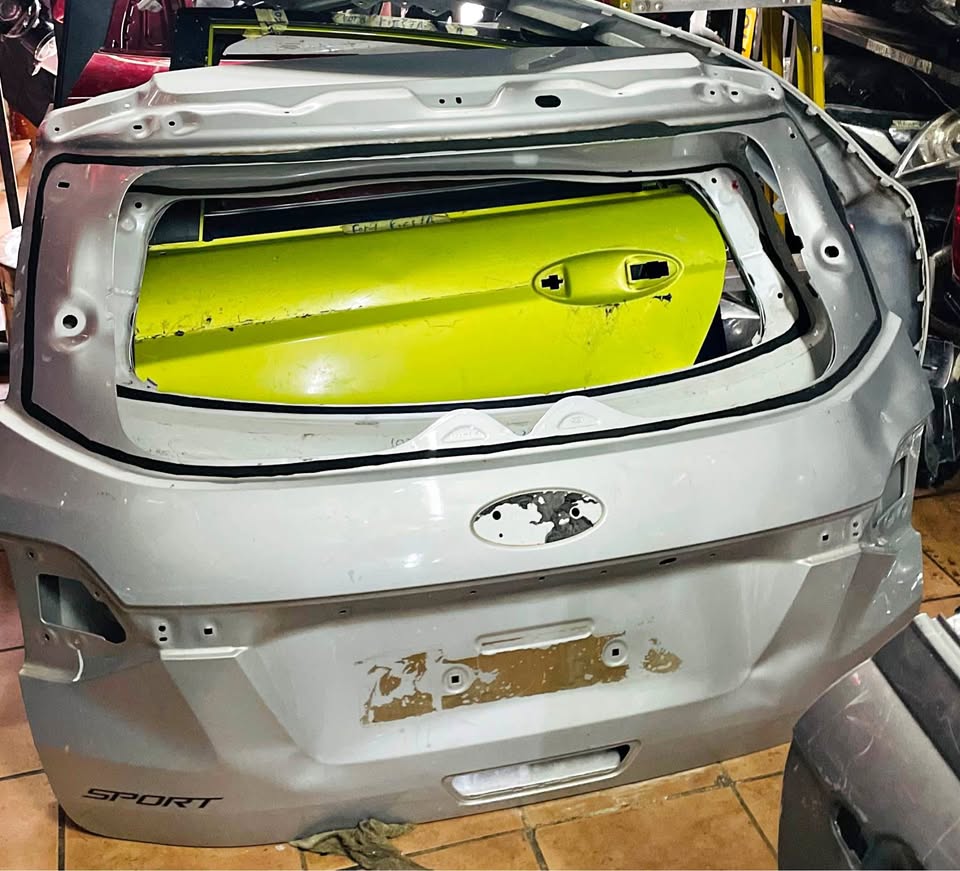 Ford Everest tailgate - Private Seller Ford Everest tailgate - Private Seller