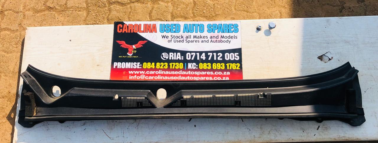 Mercedes Benz X350 X-class 4matic wiper cowling (2017-2020) - Private Seller Mercedes Benz X350 X-class 4matic wiper cowling (2017-2020) - Private Seller