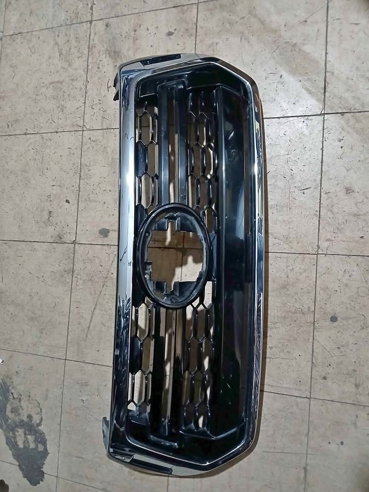 Toyota hilux gd6 grill - Private Seller Toyota hilux gd6 grill - Private Seller