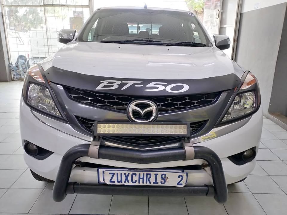 2015 MAZDA BT50  2.2 DOUBLE CAB MANUAL