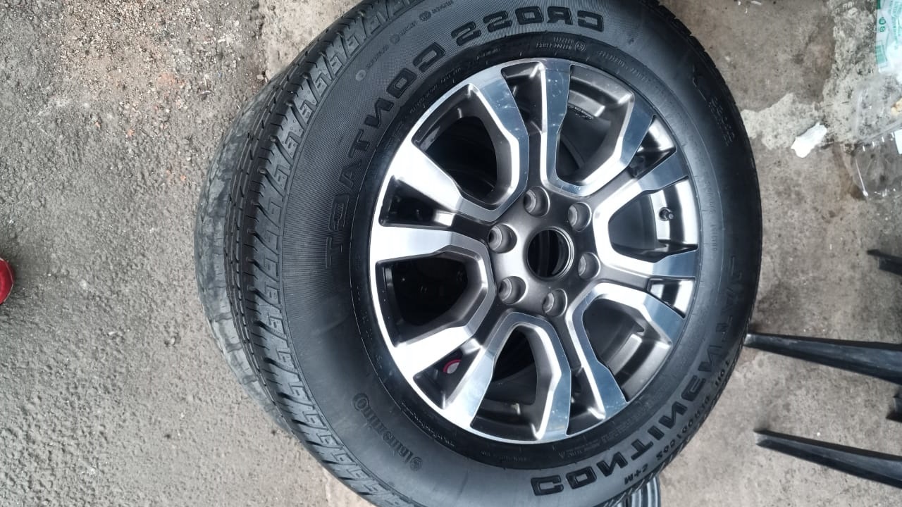 18inch Ford Ranger Wildtrack original mag with used 265/60/18 tyre to use for s - Private Seller 18inch Ford Ranger Wildtrack original mag with used 265/60/18 tyre to use for s - Private Seller