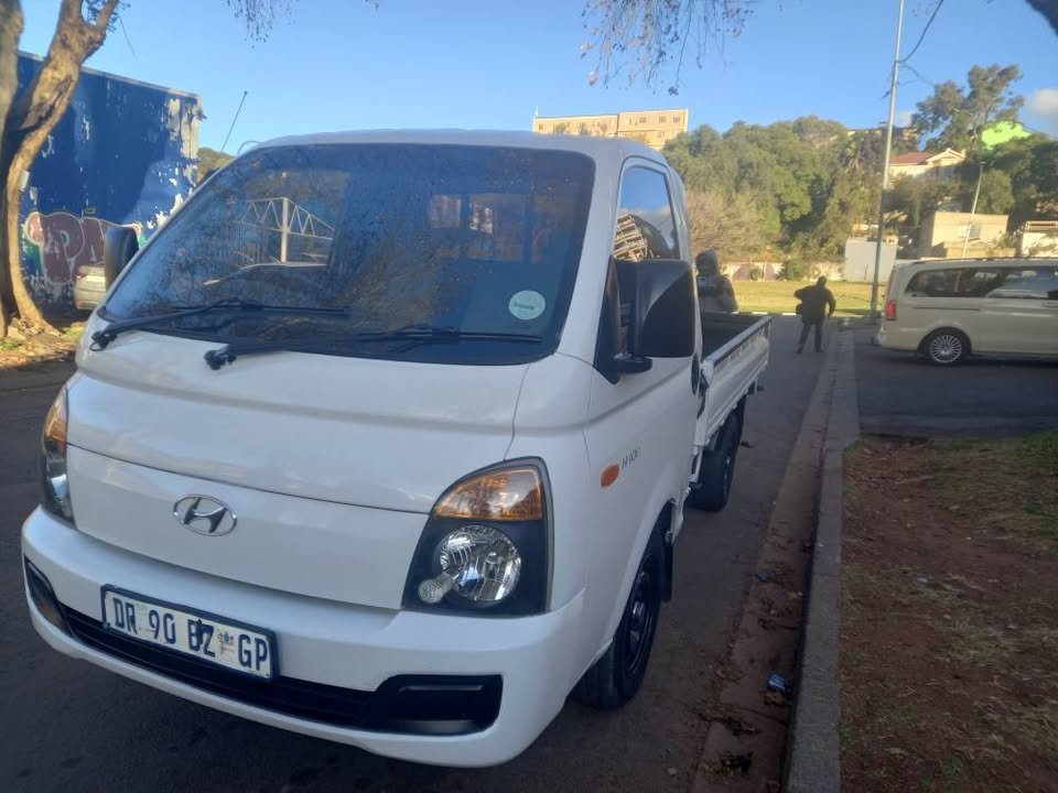 2012 Hyundai H100 Bakkie 2.6 Diesel, Manual, White, Spere key, 88000kms