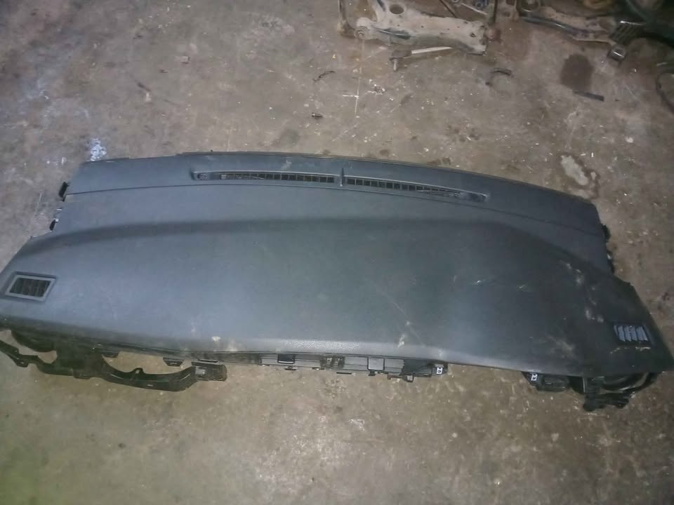 Toyota corrola prestige 1.8 complete dashboard - Private Seller Toyota corrola prestige 1.8 complete dashboard - Private Seller