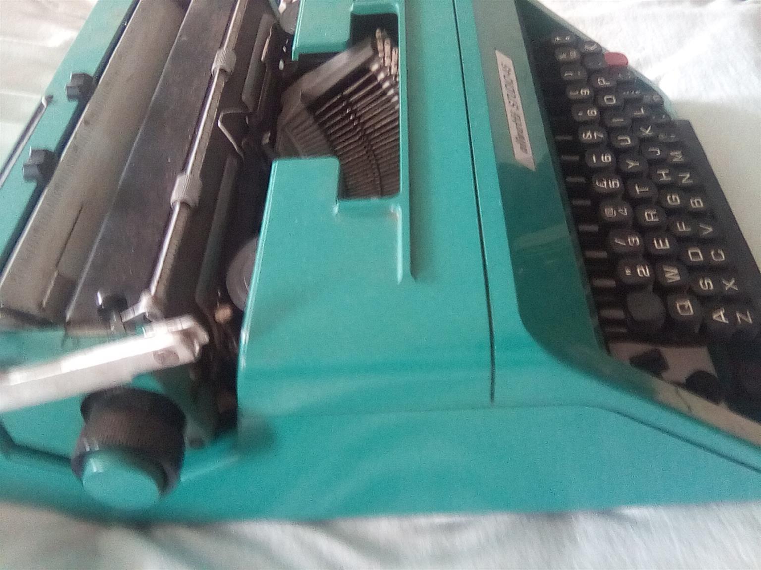 Olivetti studio 45 typewriter