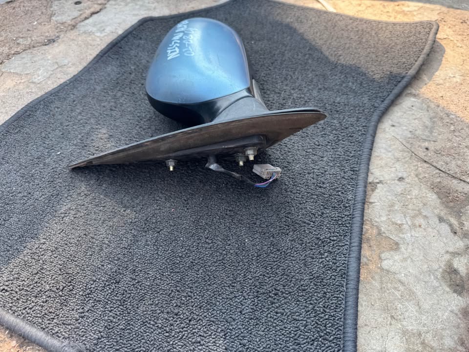 Nissan Almera Left Side Mirror - Private Seller Nissan Almera Left Side Mirror - Private Seller