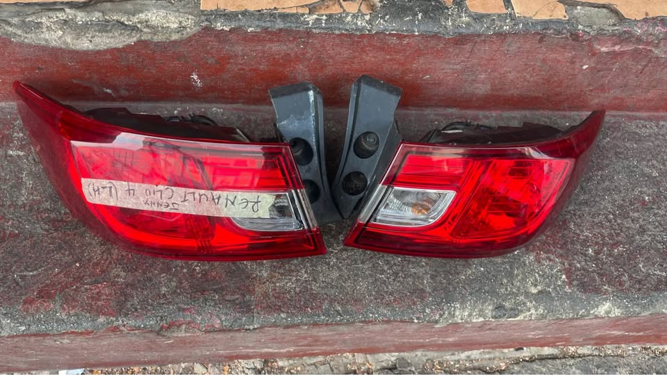 Renault Clio 4 taillights - Private Seller Renault Clio 4 taillights - Private Seller