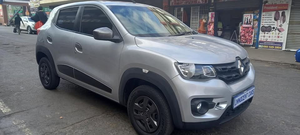 USED 2017 RENAULT KWID 1.0 AUTOMATIC PETROL. HATCHBACK 87000KMS SILVER COLOUR