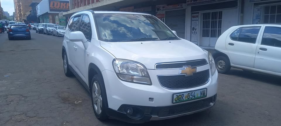 2012 CHEVROLET ORLANDO, 1.8 PETROL, MANUAL TRANSMISSION, WHITE COLOUR,