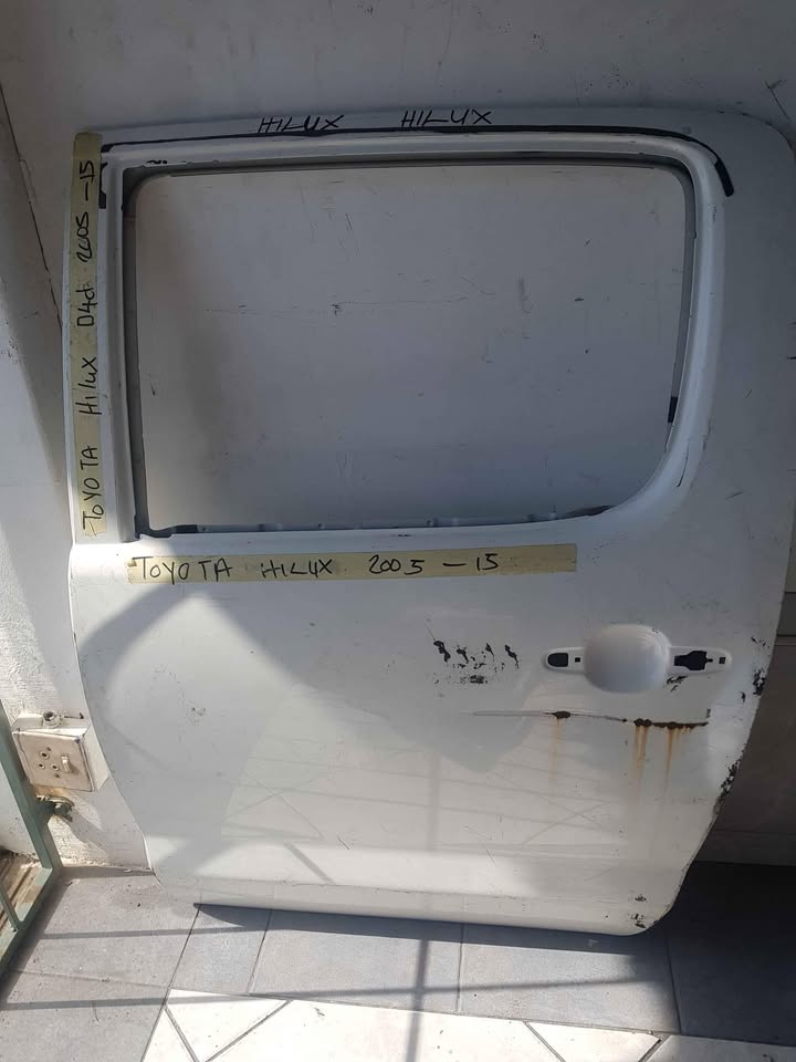 TOYOTA HILUX  REAR DOOR - Private Seller