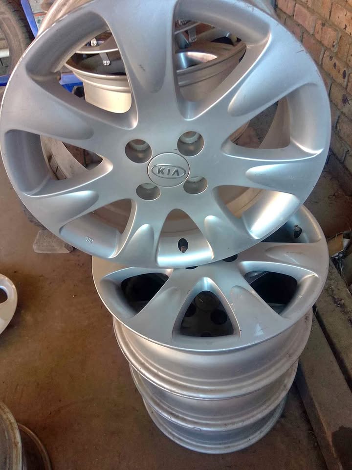 Kia mags - Private Seller
