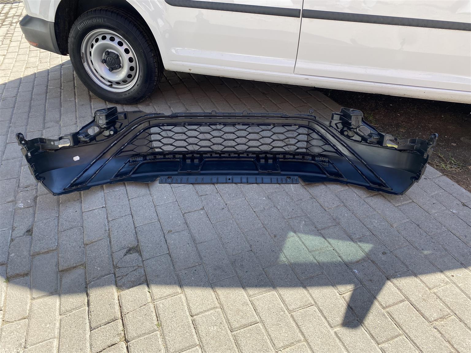2023 VW T-ROC LOWER BUMPER GRILL FOR SALE. IN PRISTINE CONDITION - Private Seller