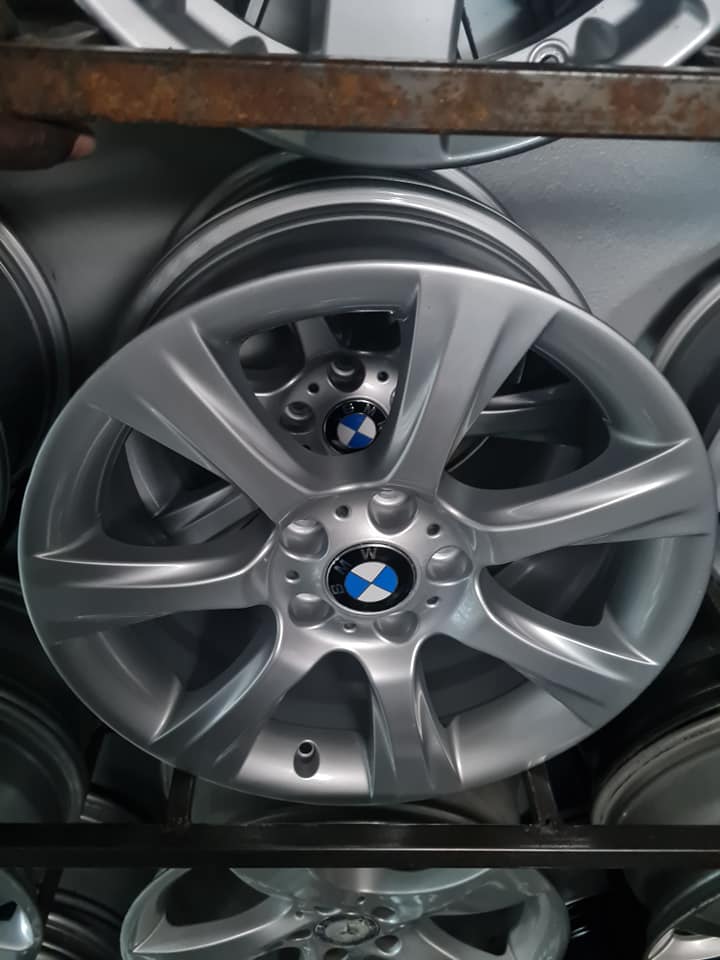 Bmw mags size 18 narrow and wide