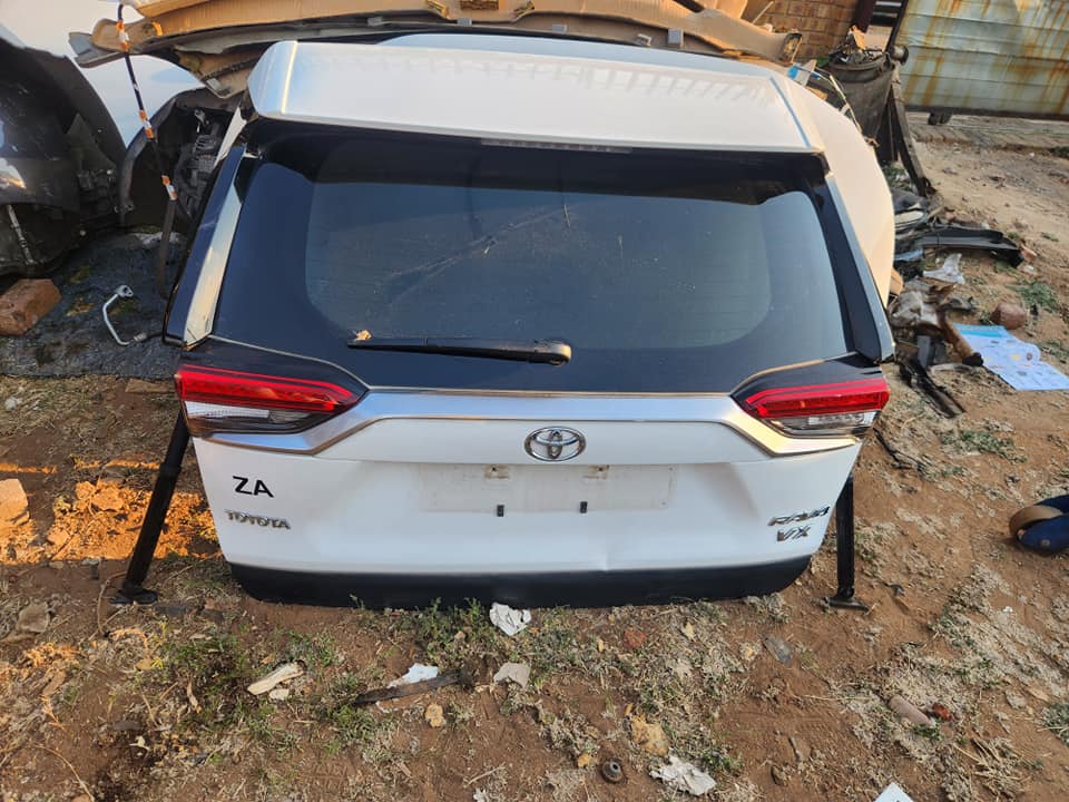 2020 Rav4 Tailgate Stripping