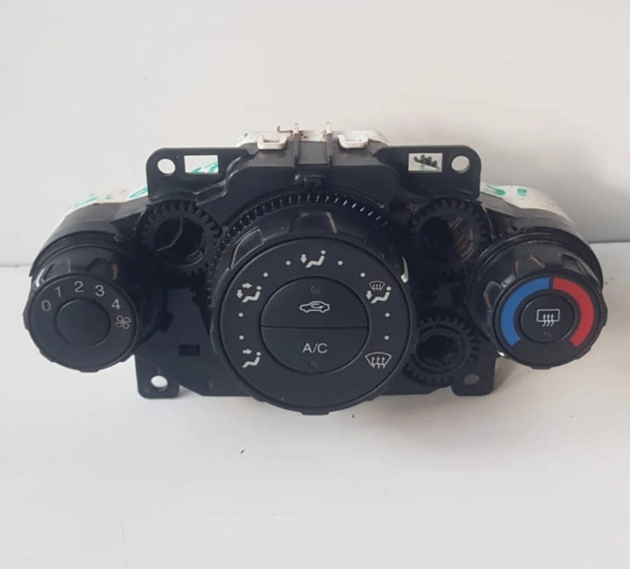 Ford EcoSport (2015-2017)/Ford Fiesta (2012-2015) Climate Control - Private Seller Ford EcoSport (2015-2017)/Ford Fiesta (2012-2015) Climate Control - Private Seller
