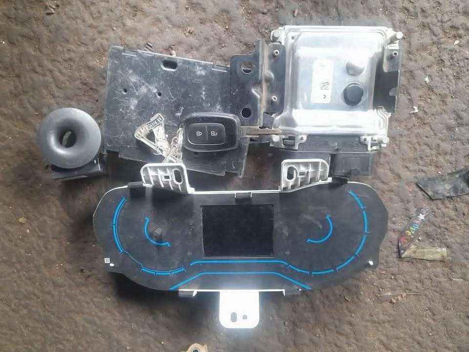 RENAULT KWID LOCKSET - Private Seller RENAULT KWID LOCKSET - Private Seller