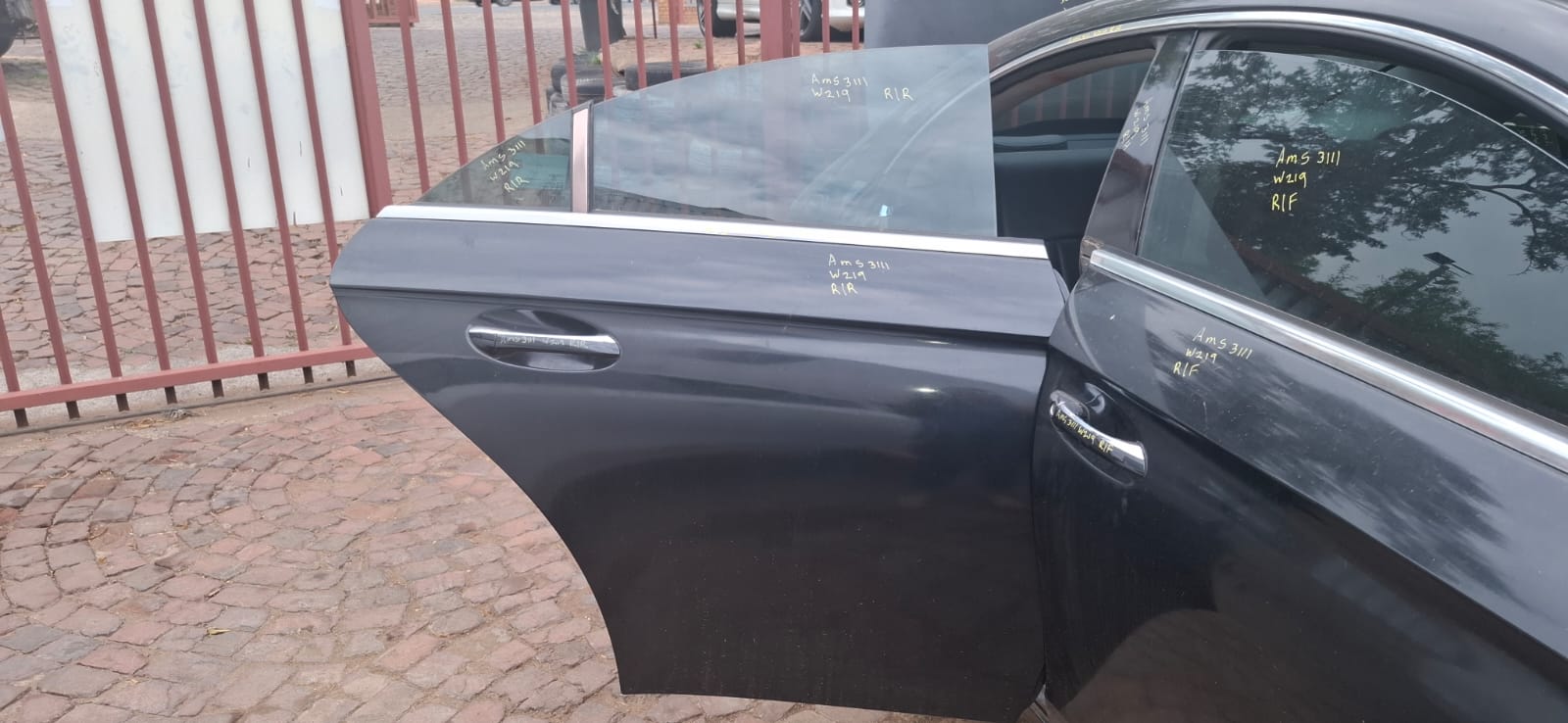 Mercedes CLS350 car doors for sale used W219