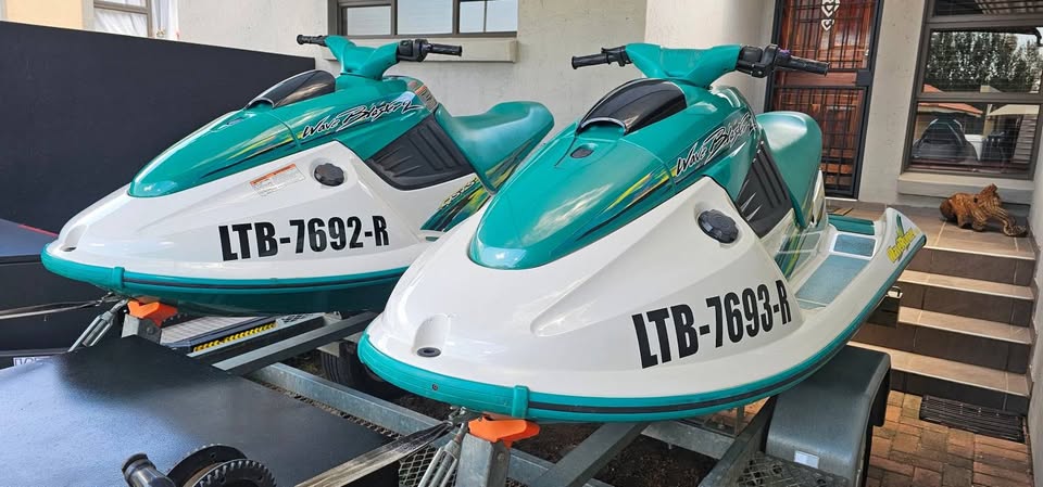 2x Yamaha Jetskis on double trailer - Private Seller