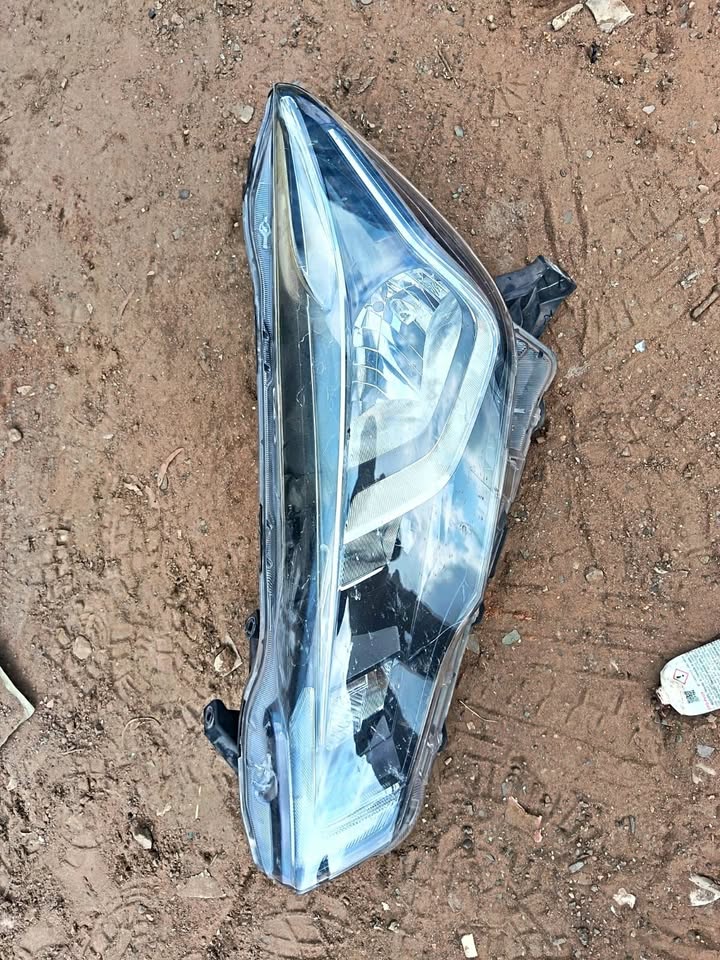 Toyota Corolla Headlight - Private Seller Toyota Corolla Headlight - Private Seller