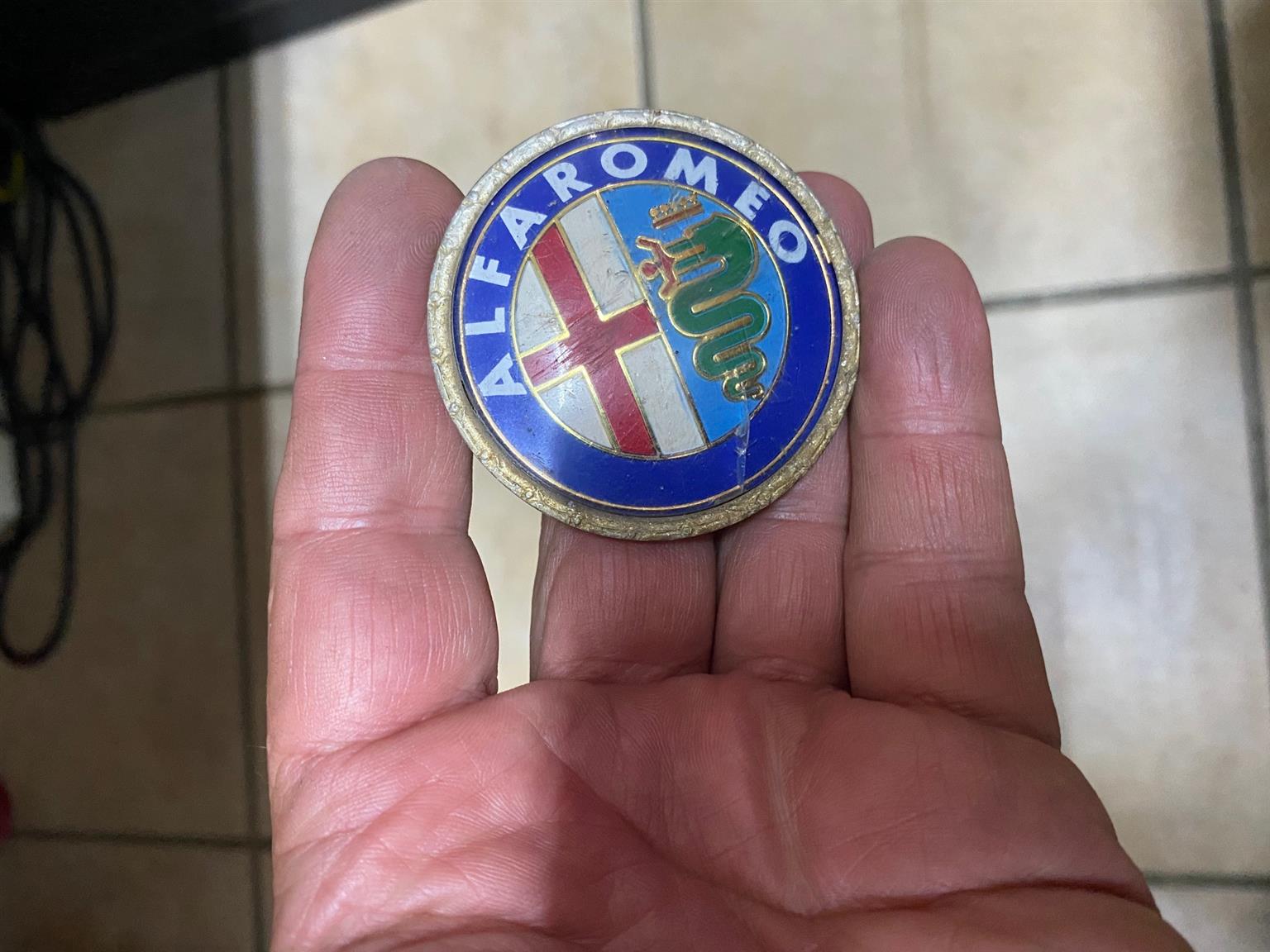 Alfa Romeo badge steering emblem - Private Seller