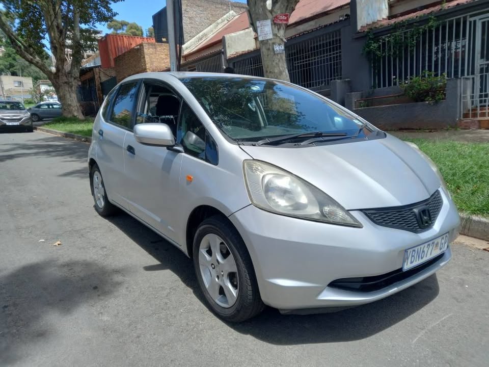 2009 Honda Jazz 1.5 Petrol, Manual, Silver, 110000kms,