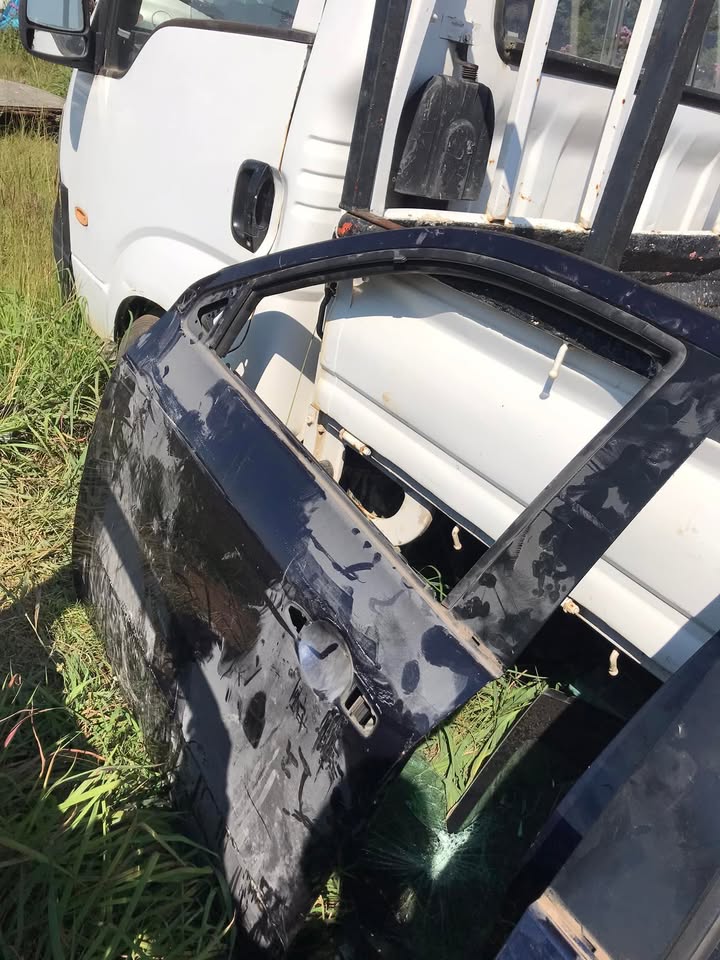 Mercedes Benz x250d Doors