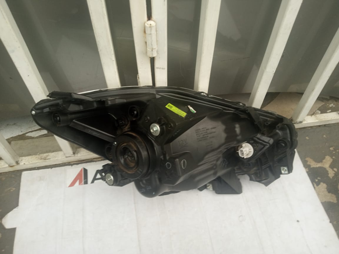 2017-2021 SUZUKI SWITF LEFT SIDE HEADLIGHT FOR SALE - Private Seller