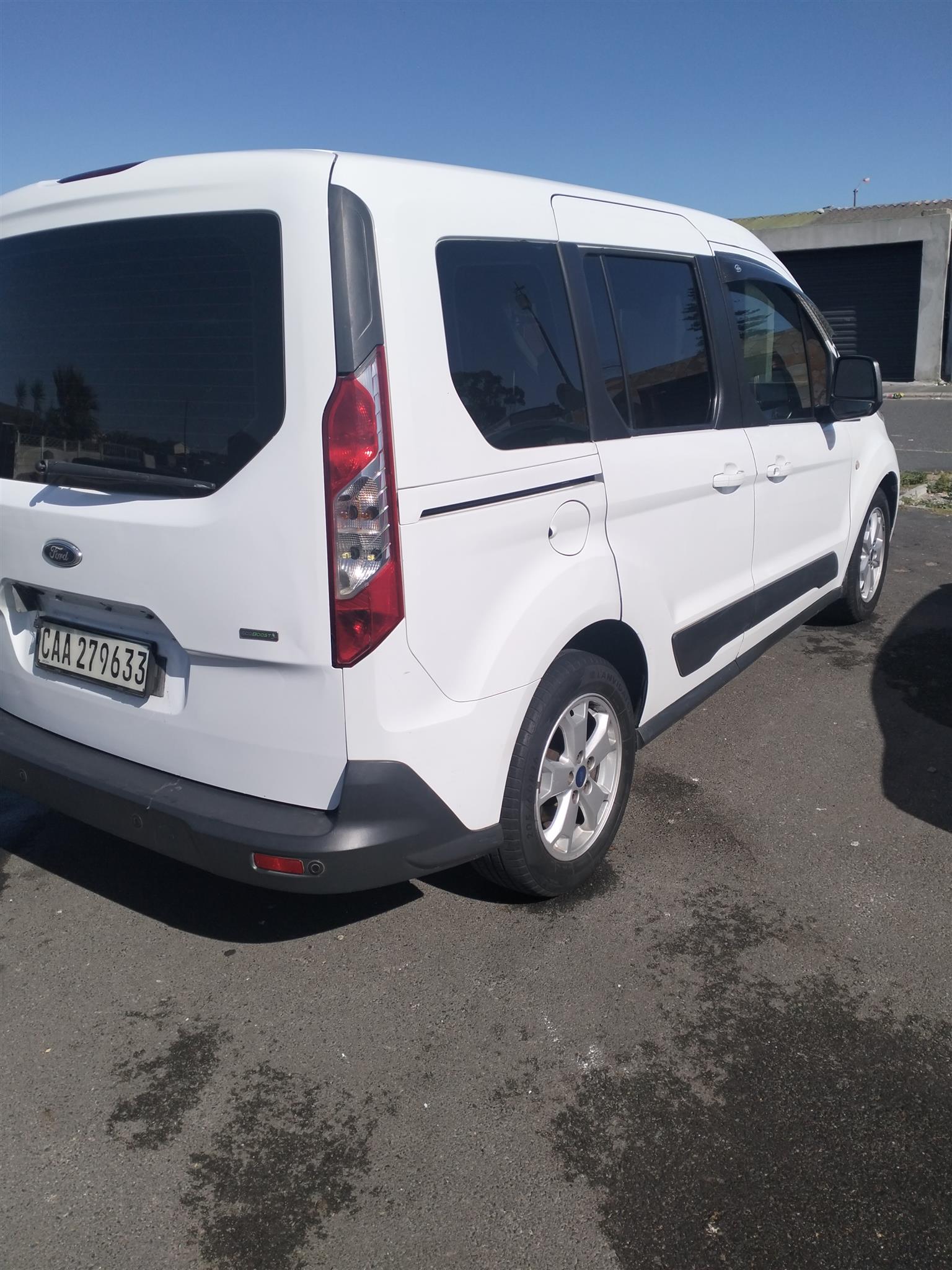 New 2015 Ford Tourneo Connect 1.0T Ambiente - Private Seller New 2015 Ford Tourneo Connect 1.0T Ambiente - Private Seller