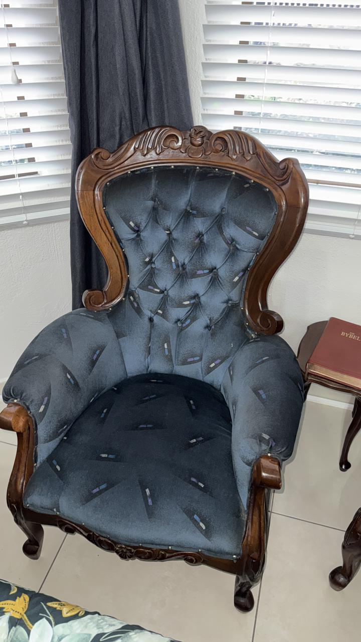 Victorian Style Armchair with matching coffe/side table Victorian Style Armchair with matching coffe/side table