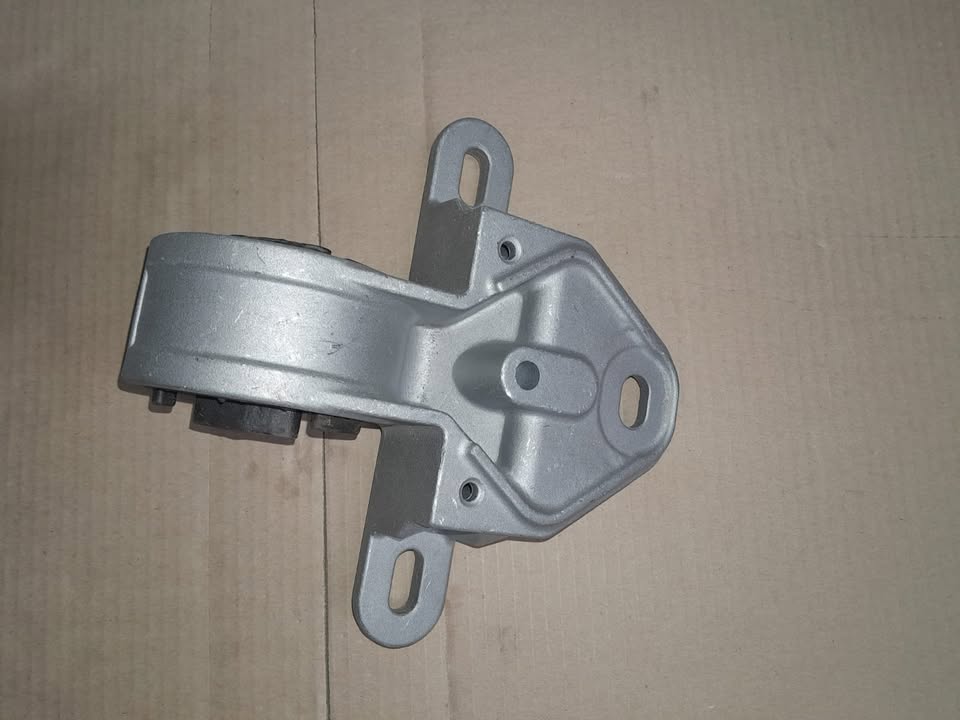 DODGE CALIBER & JEEP 3.3L ENGINE MOUNTING FOR SALE - Private Seller