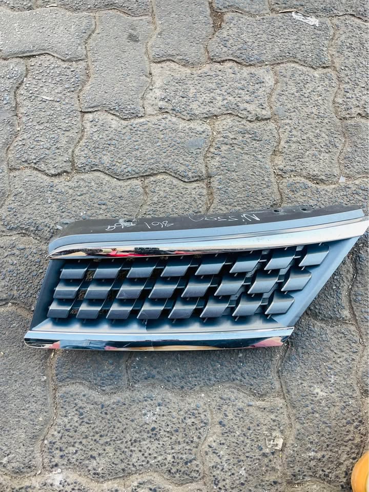 Nissan Tiida grill 2006 - Private Seller