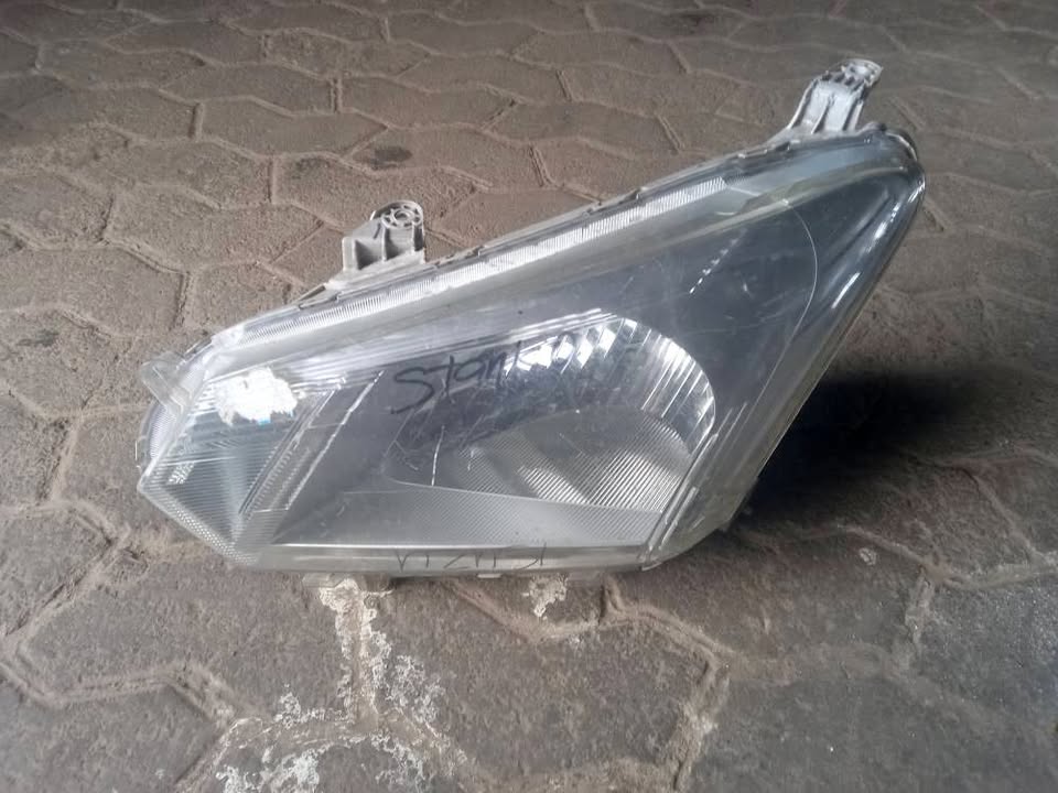 2016 - 2020 Isuzu D-Max Headlight Left Side - Private Seller 2016 - 2020 Isuzu D-Max Headlight Left Side - Private Seller