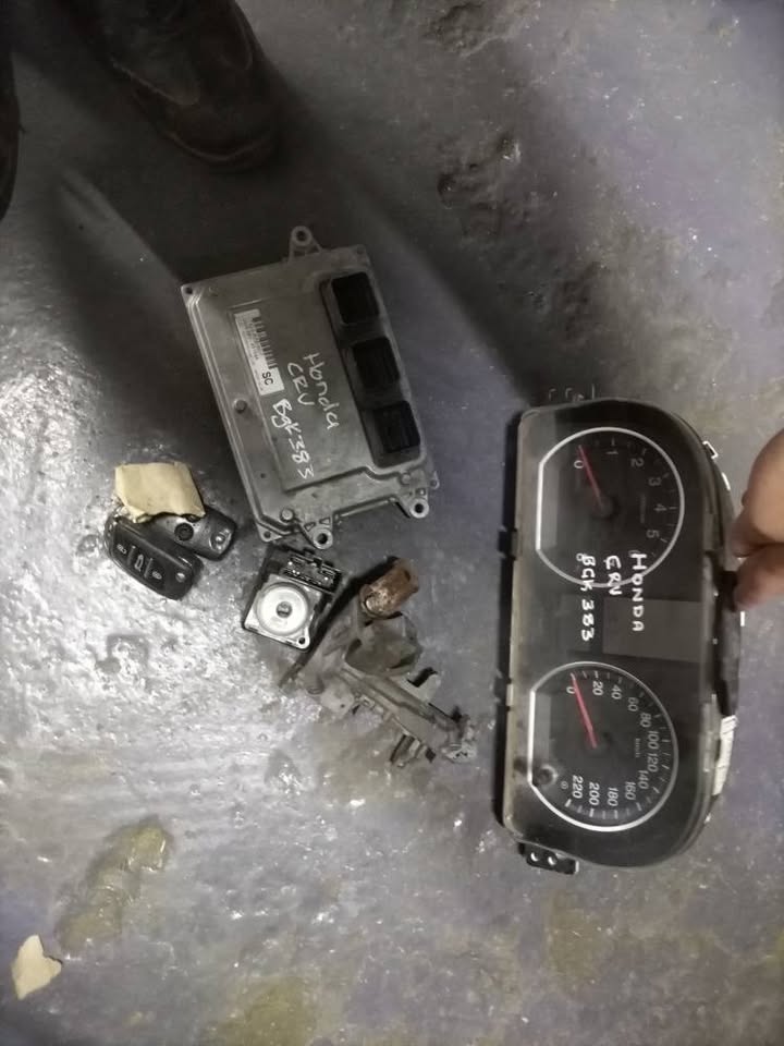 Honda CR-V lockset Call - Private Seller Honda CR-V lockset Call - Private Seller