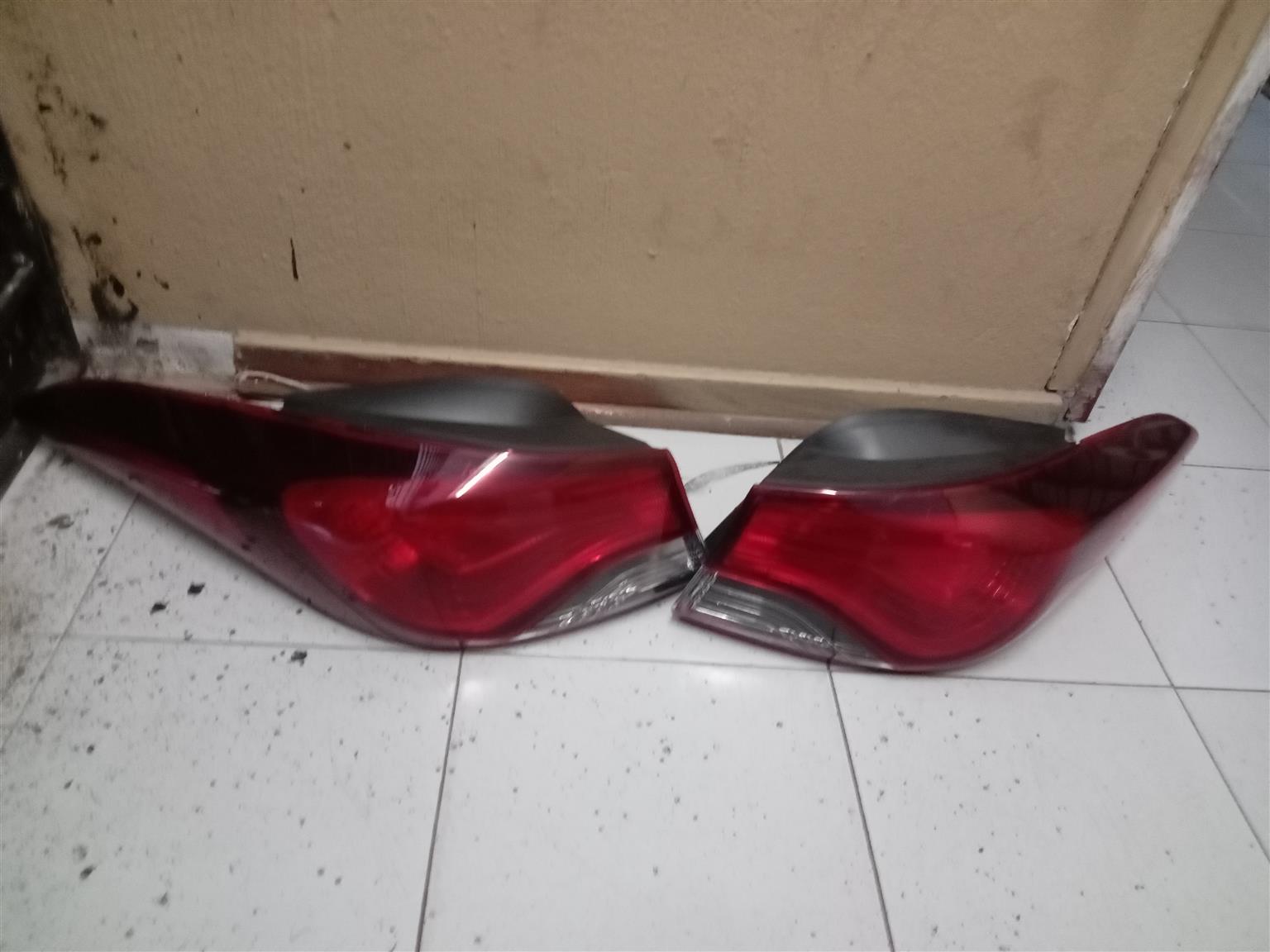 Hyundai Elantra taillight - Private Seller