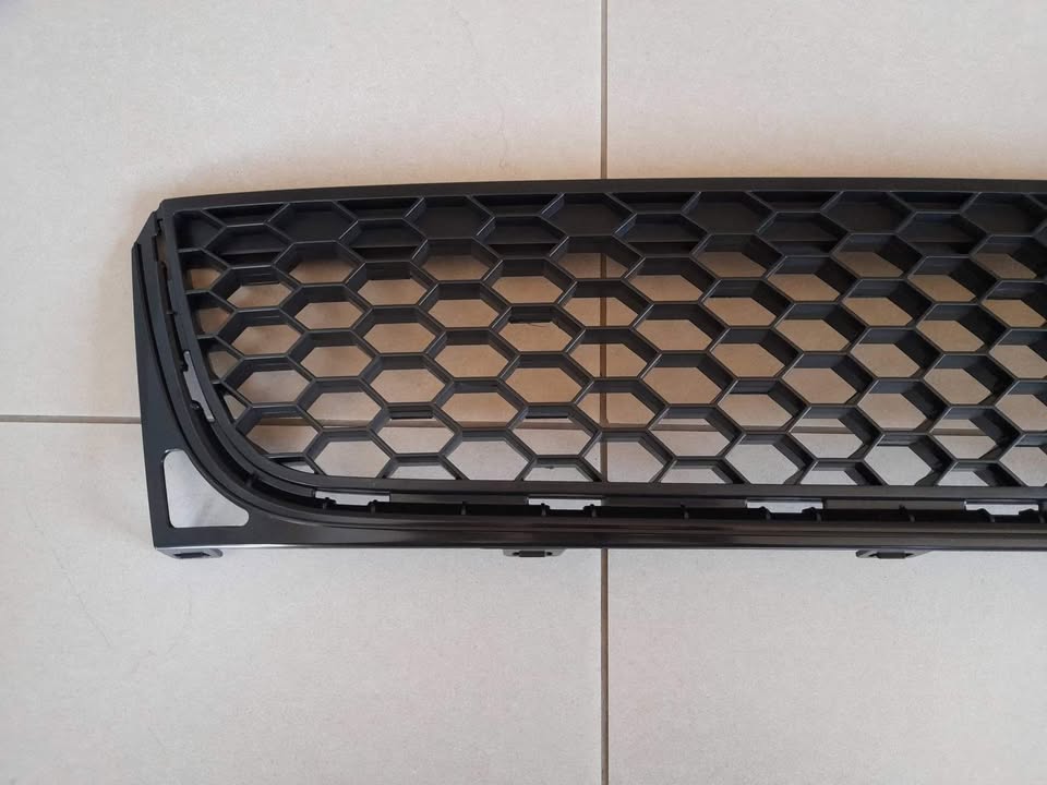 VW GOLF 6 GTI BRAND NEW LOWER CENTER GRILLES FOR SALE