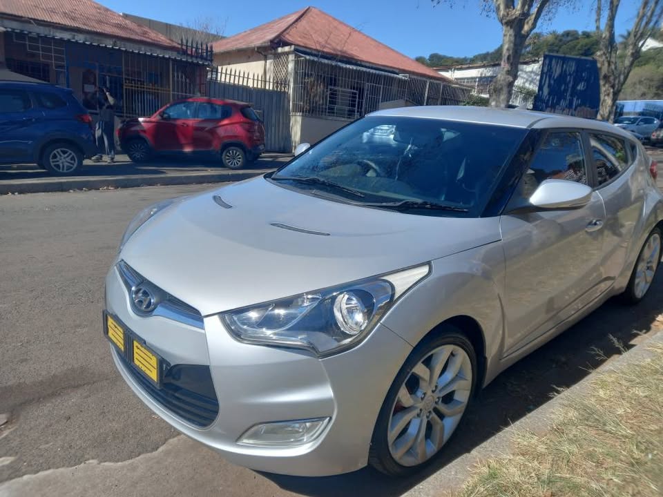 2013 Hyundai Veloster 1.6 Petrol, Automatic, Silver, . Leather seat. Reverse Cam.