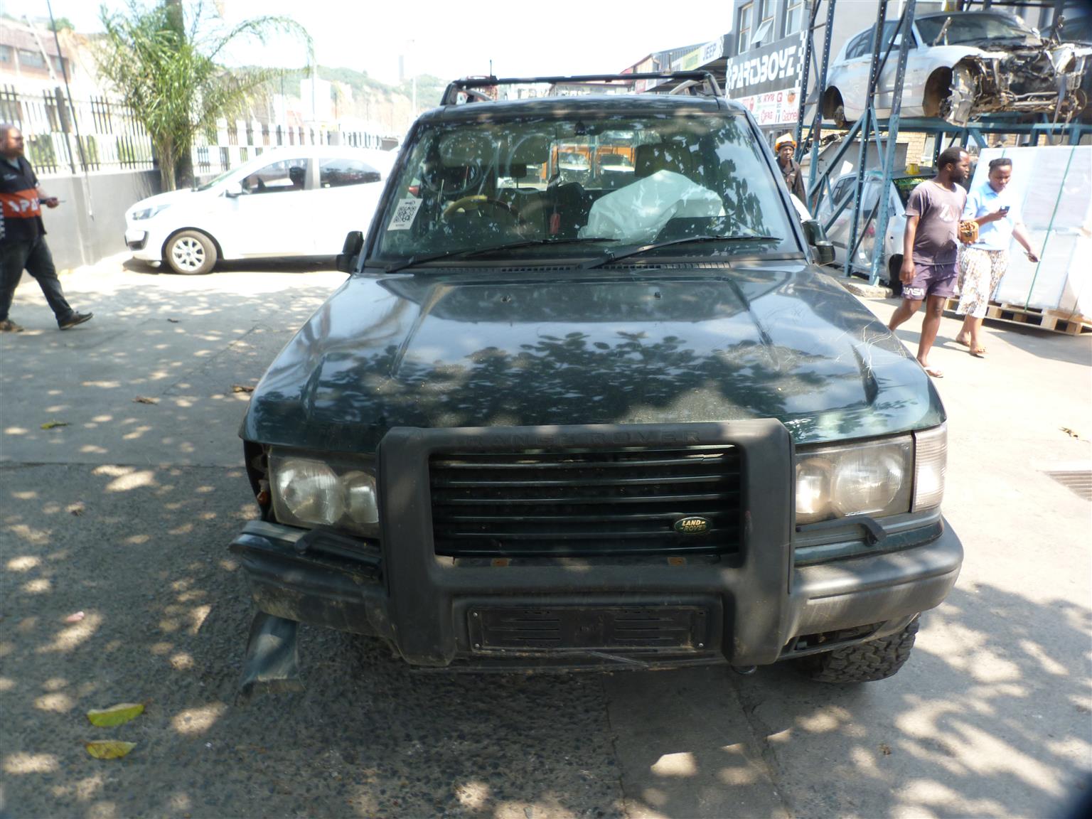 Land Rover Range Rover 4.6 Vogue AT - 2000 STRIPPING FOR SPARES - Private Seller Land Rover Range Rover 4.6 Vogue AT - 2000 STRIPPING FOR SPARES - Private Seller