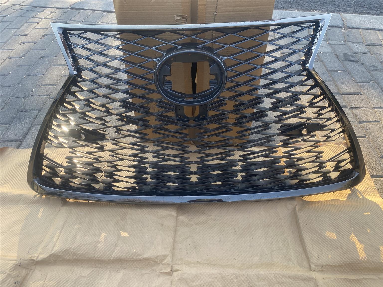 2020 LEXUS NX300 F-SPORT RADIATOR GRILLE FOR SALE. IN PRISTINE CONDITION