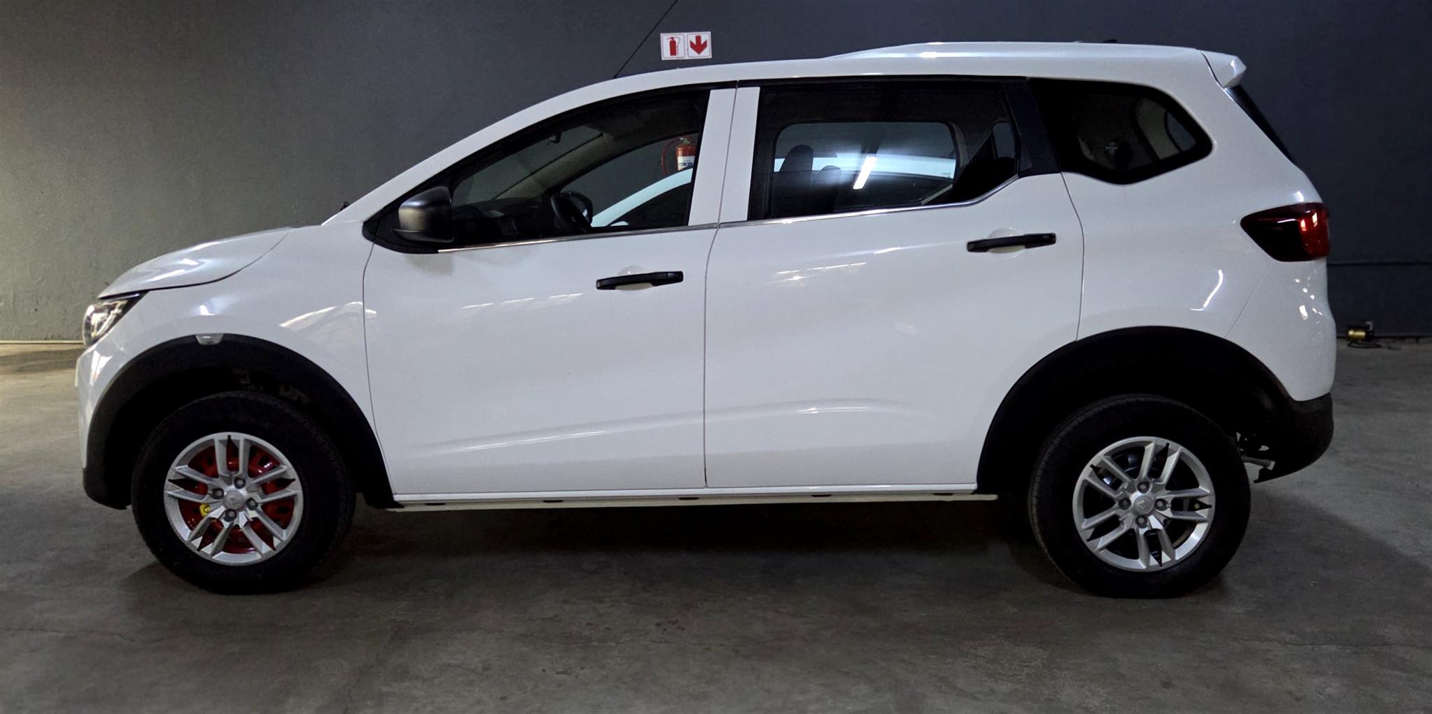 Used 2025 Renault Triber 1.0 Life - Private Seller