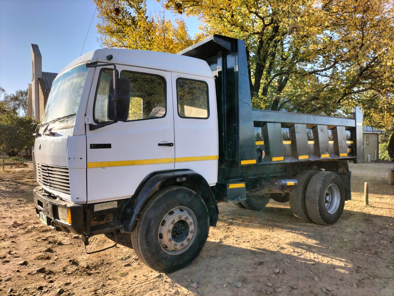 MERCEDES BENZ 1623 TIPPER 6 CUBE 1993 Junk Mail mercedes-benz-1623-tipper-6-cube-1993-junk-mail